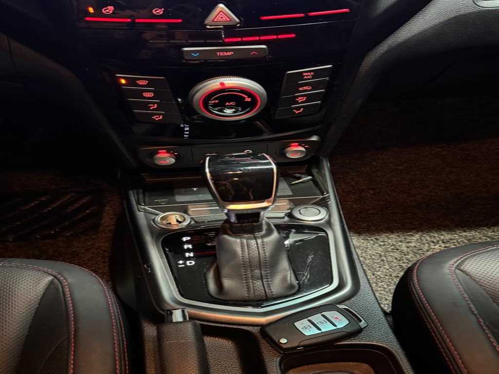 Ssangyong Tivoli - Vista 10