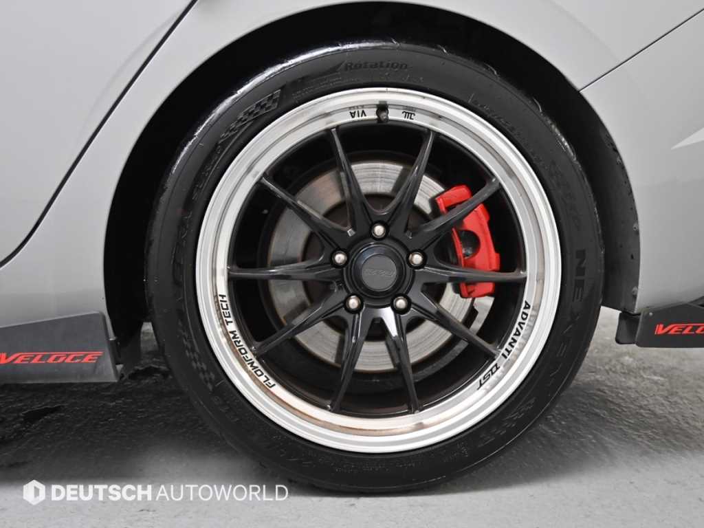 HYUNDAI Avante - Vista 5