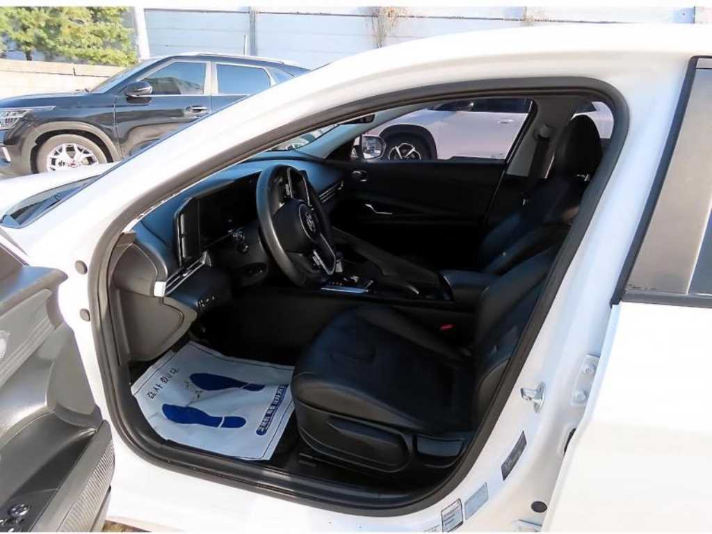 HYUNDAI Avante - Vista 7