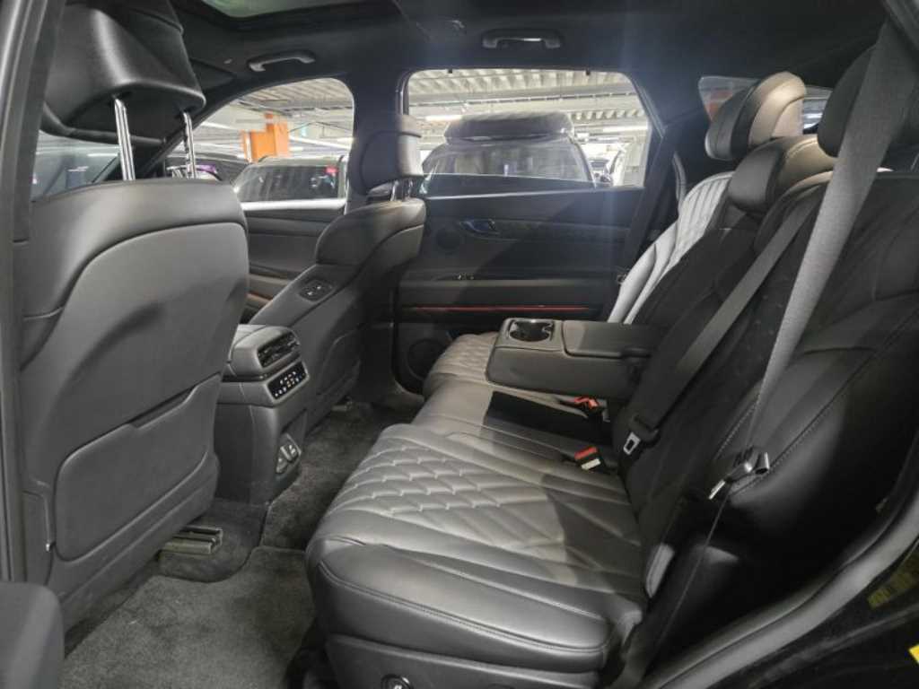 Genesis GV80 - Vista 8