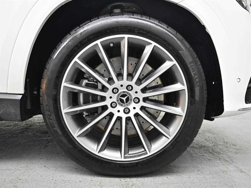 Mercedes Benz GLE Class - Vista 4