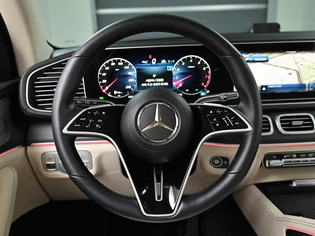 Mercedes Benz GLE Class - Vista 12