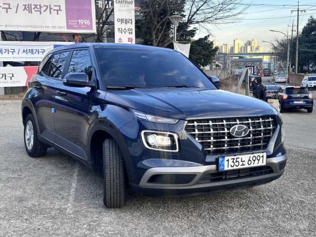HYUNDAI Venue - Vista 2