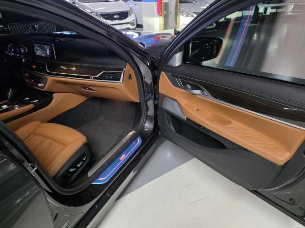 BMW 7 Series - Vista 9