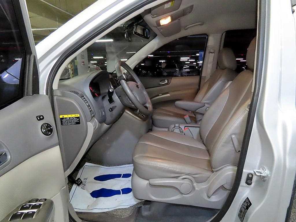 KIA Carnival - Vista 6