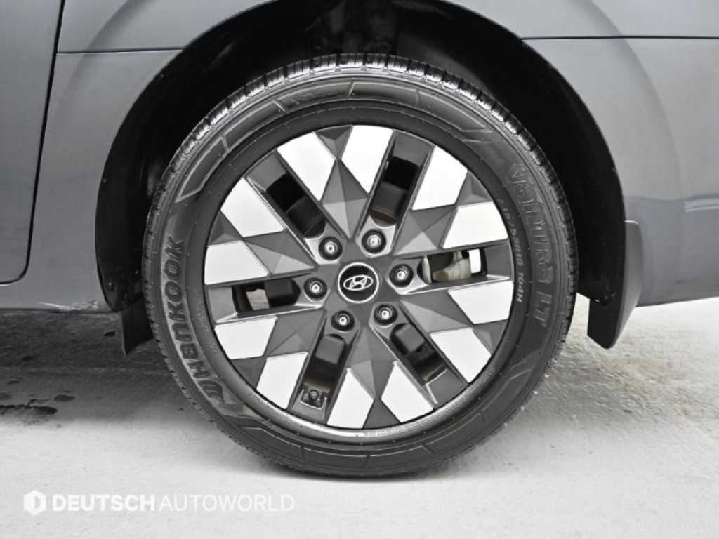 HYUNDAI Staria - Vista 5