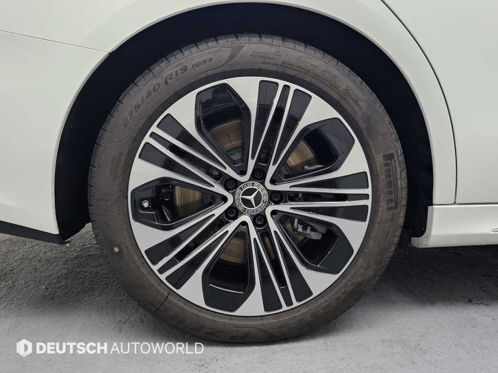 Mercedes Benz E class - Vista 5