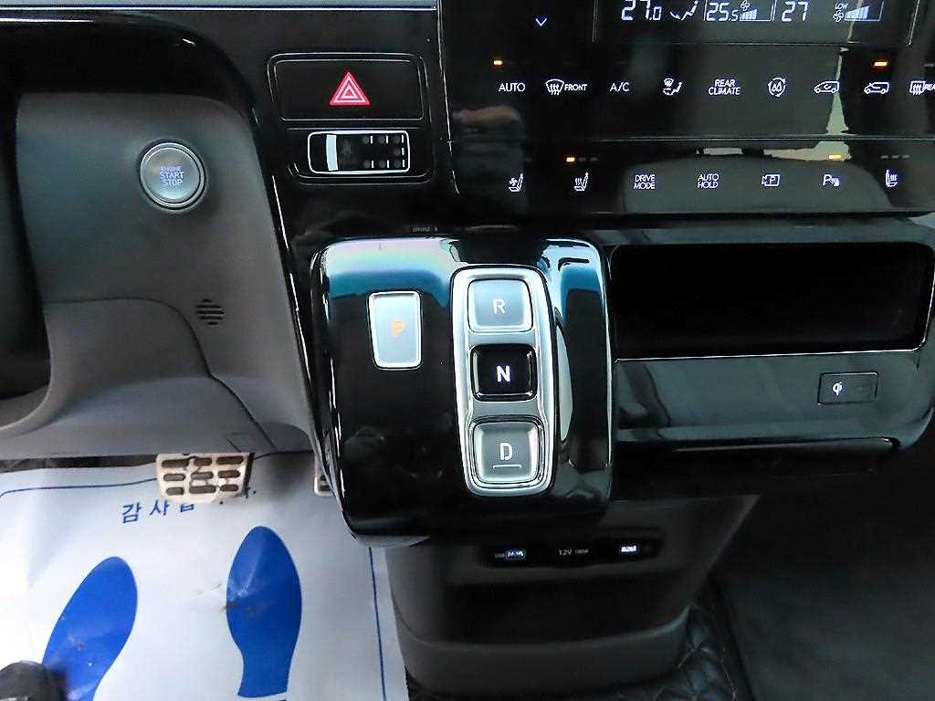 HYUNDAI Staria - Vista 11