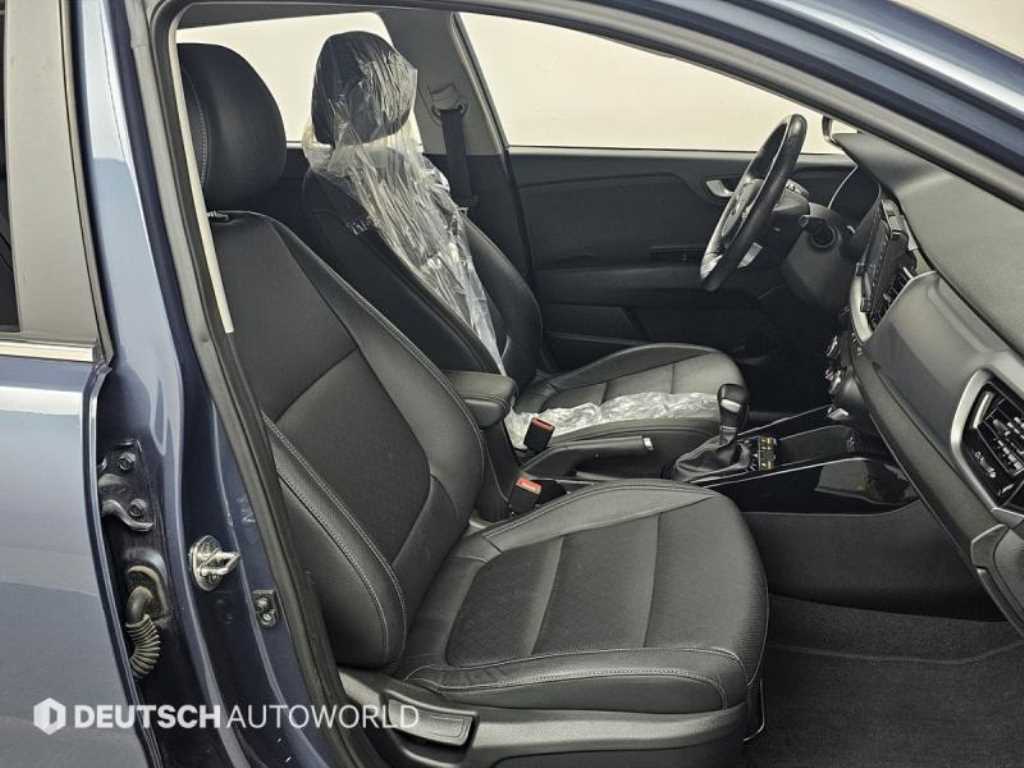 KIA Stonic - Vista 10