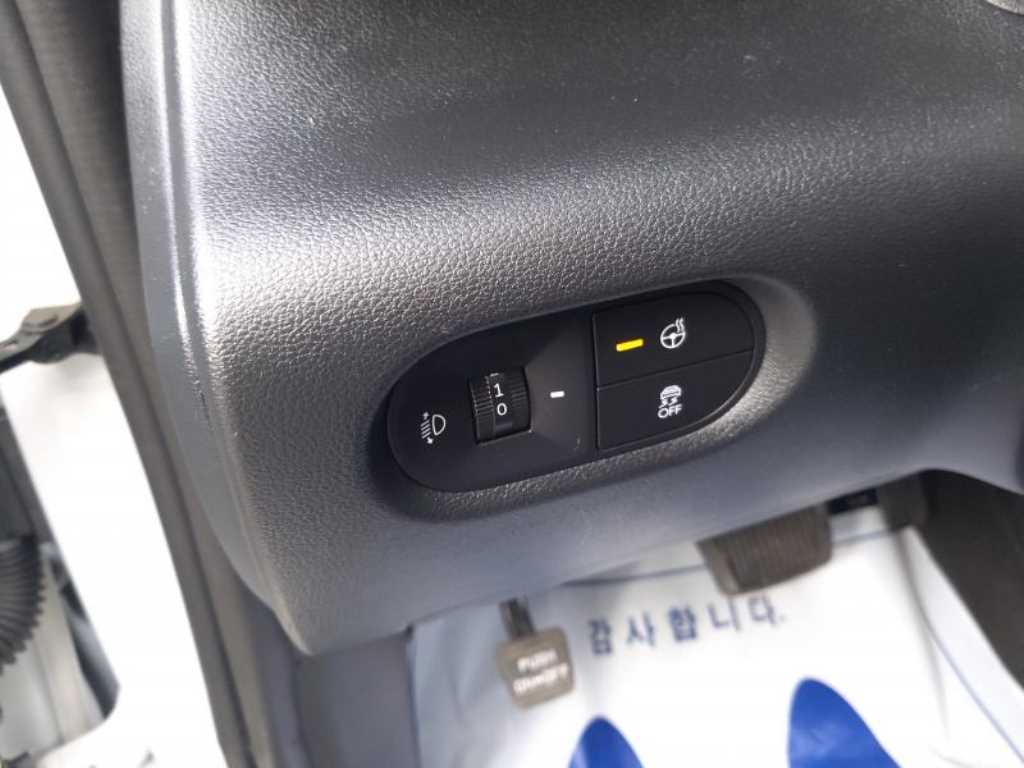 HYUNDAI Casper - Vista 11