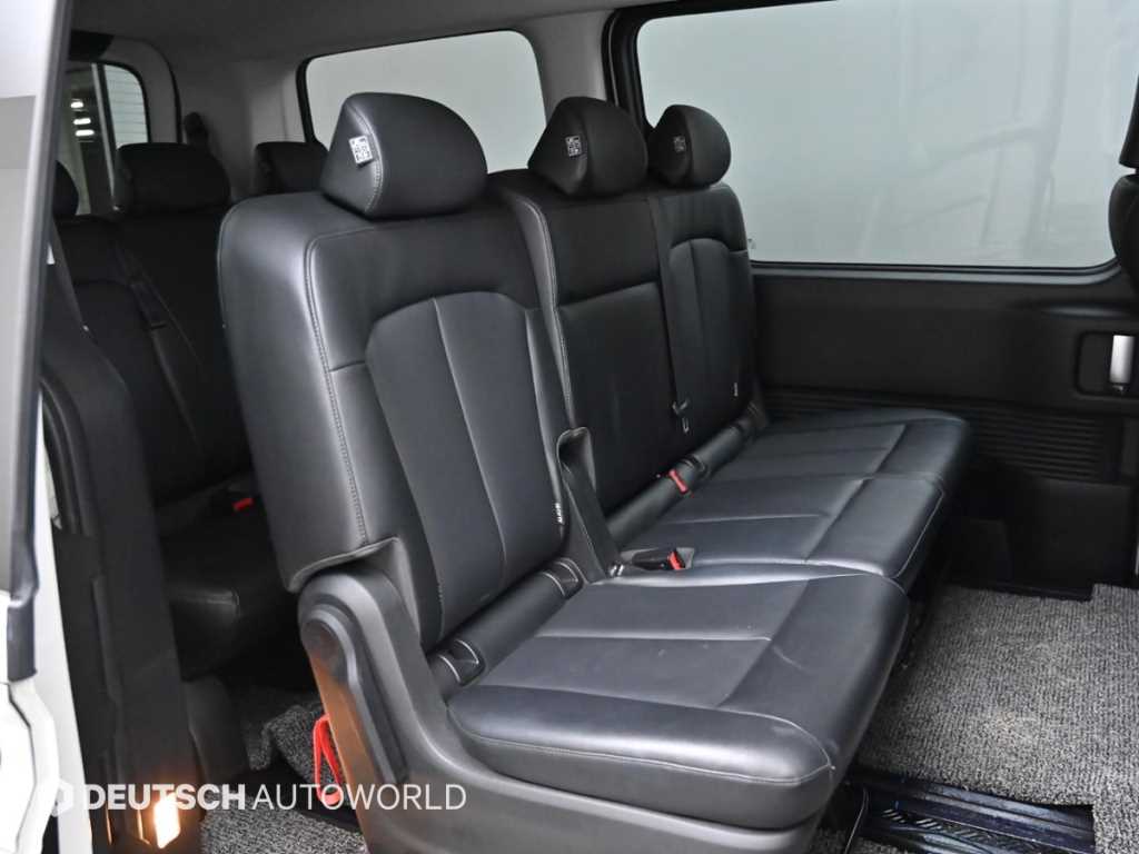 HYUNDAI Staria - Vista 12