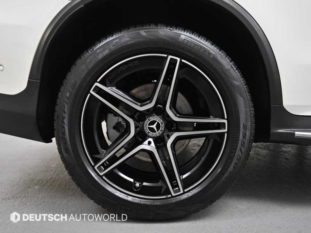 Mercedes Benz GLC Class - Vista 5