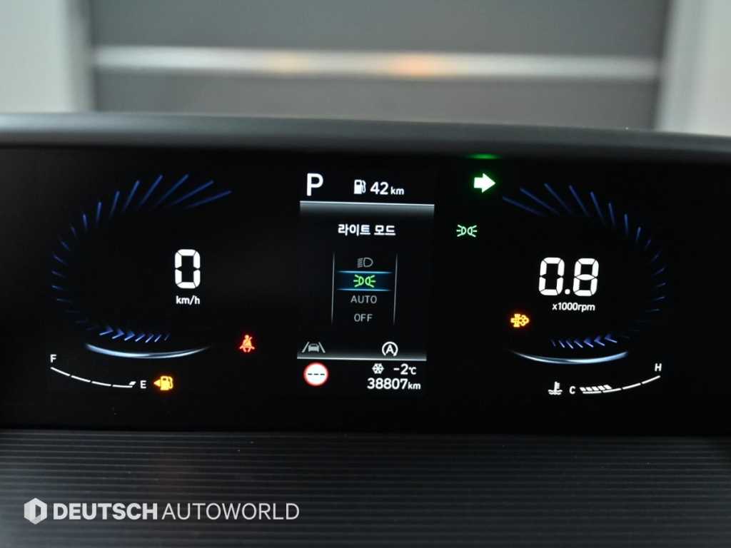 HYUNDAI Staria - Vista 8