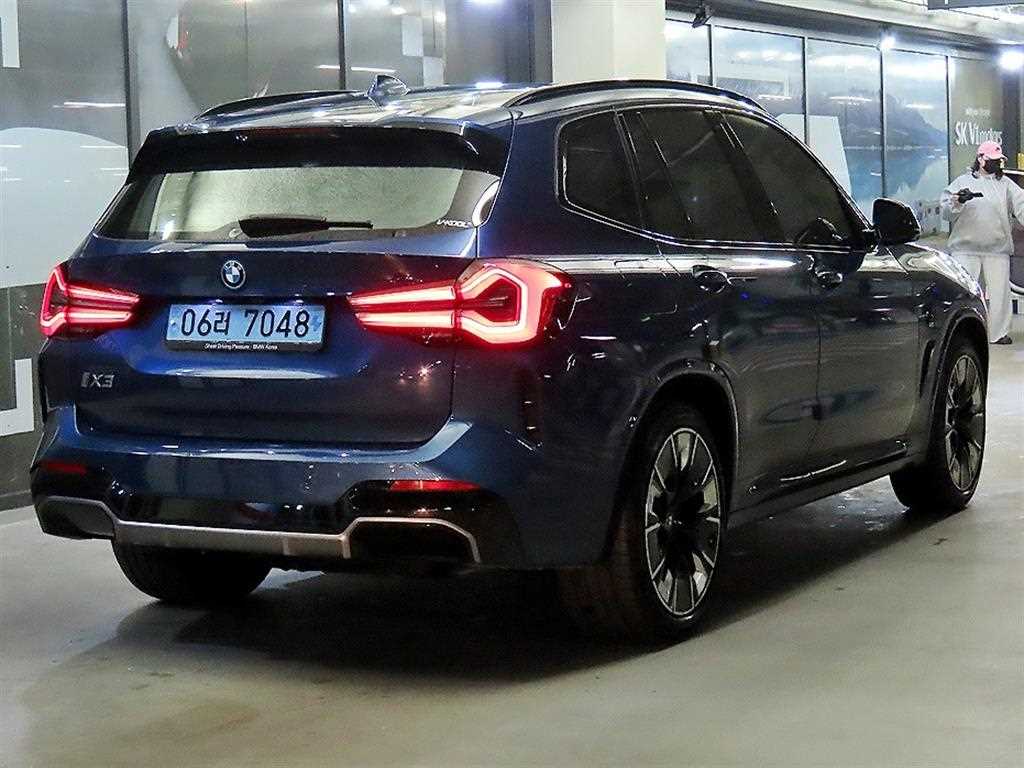 BMW iX3 - Vista 4