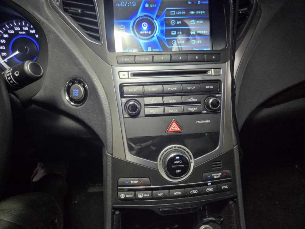 HYUNDAI Grandeur - Vista 11