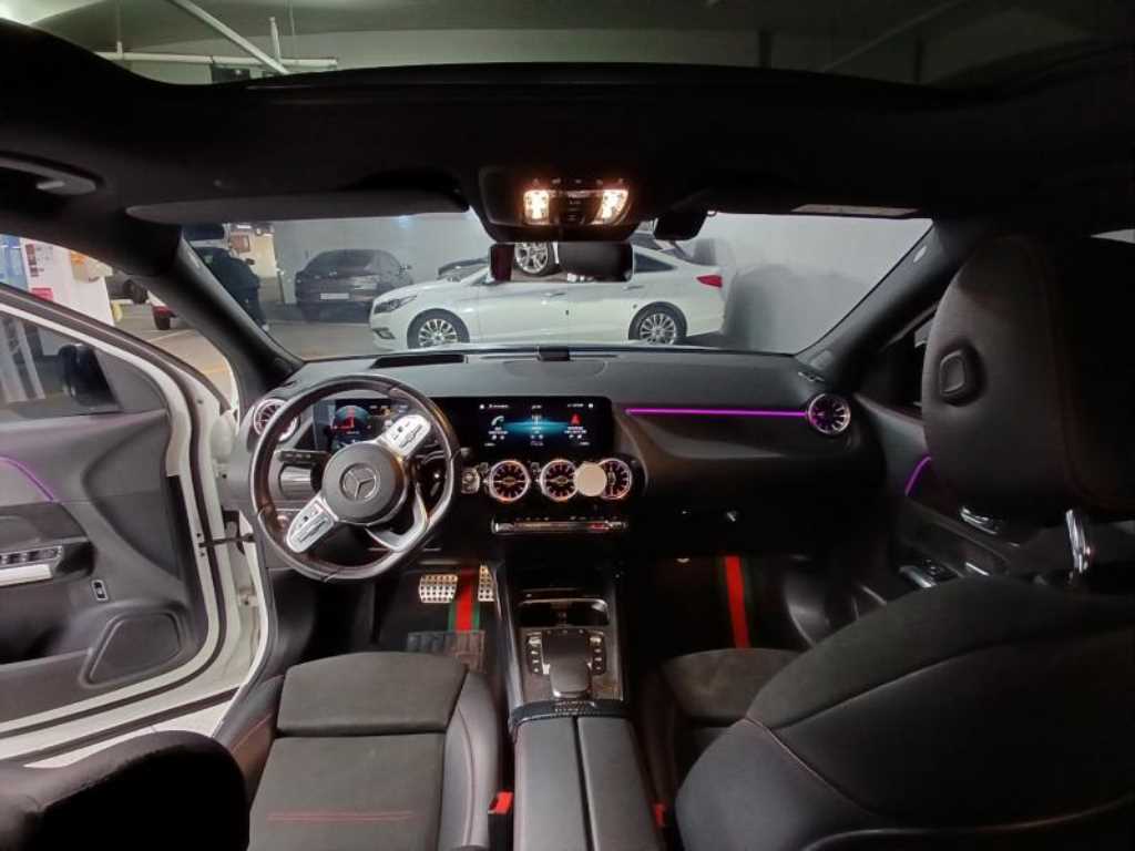 Mercedes Benz GLA Class - Vista 6