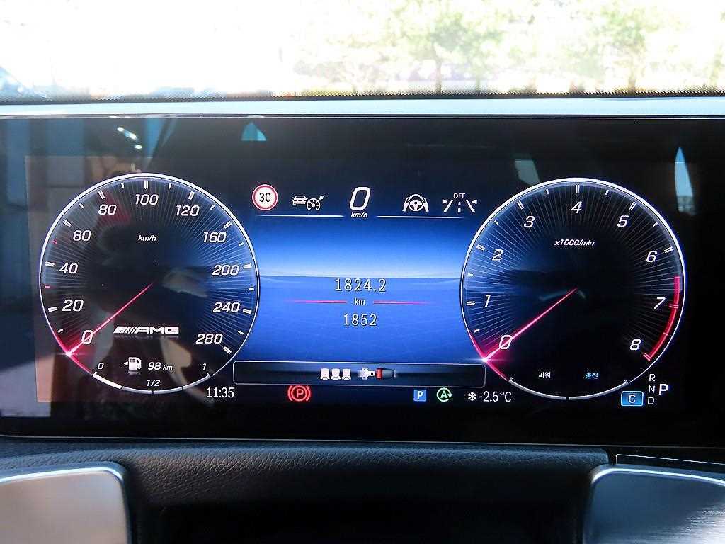 Mercedes Benz GLB Class - Vista 9