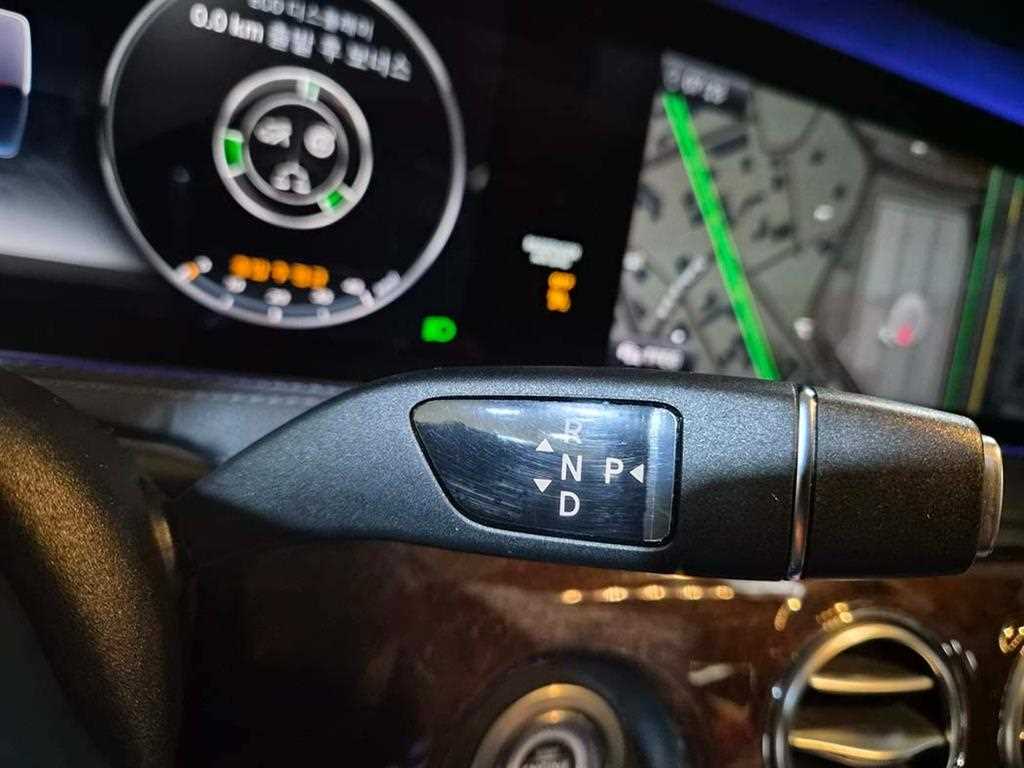 Mercedes Benz S Class - Vista 10