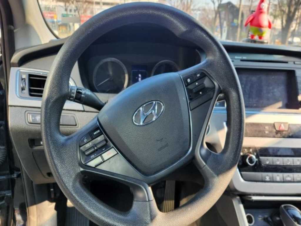 HYUNDAI Sonata - Vista 7
