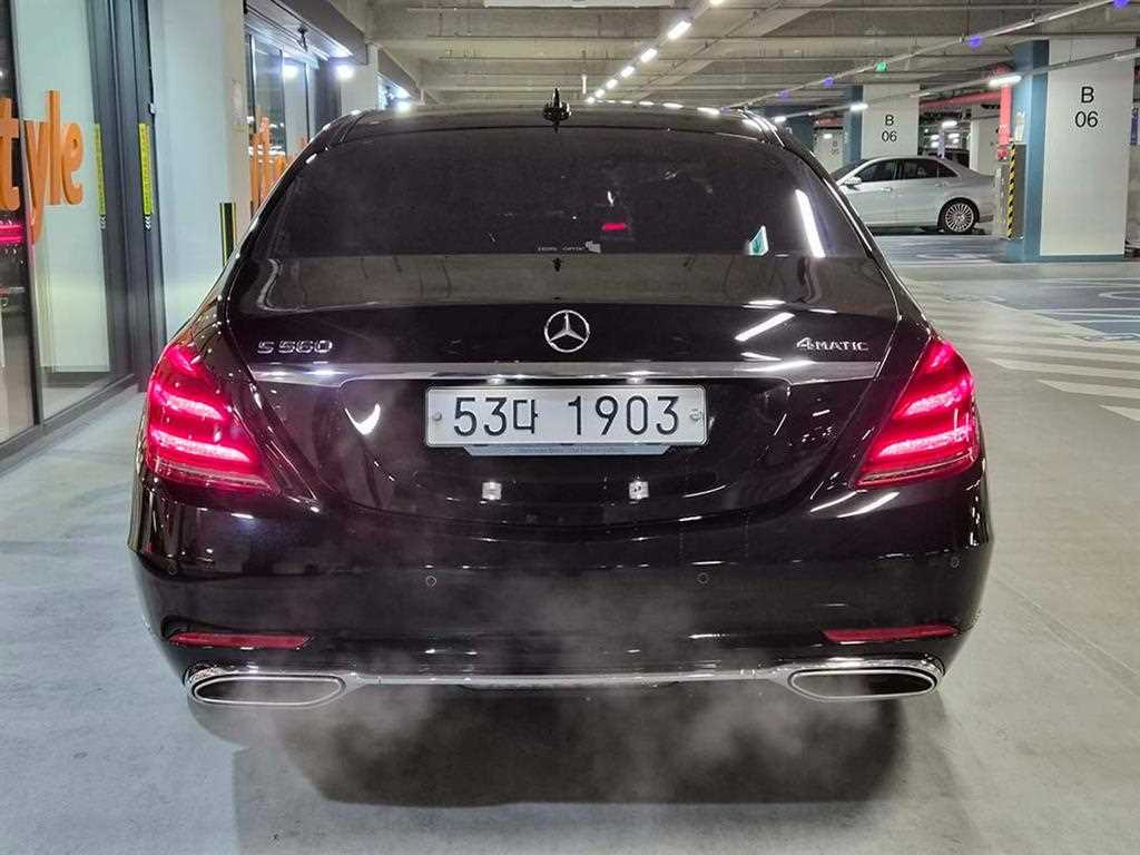 Mercedes Benz S Class - Vista 5