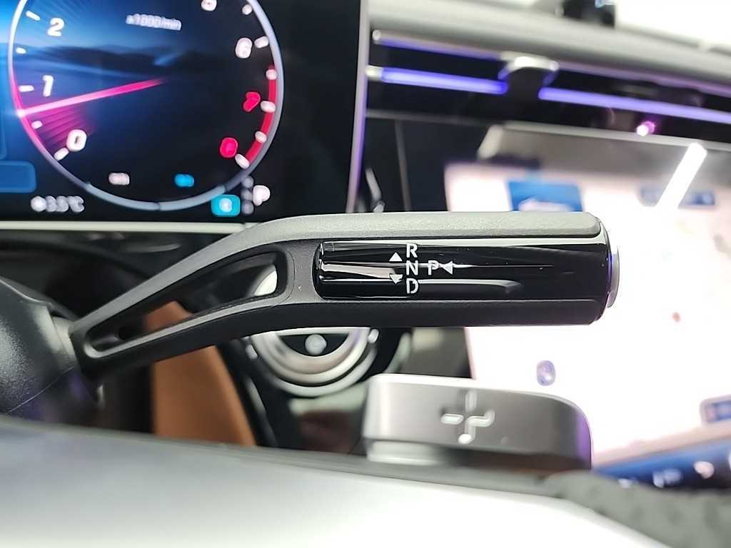 Mercedes Benz E class - Vista 8