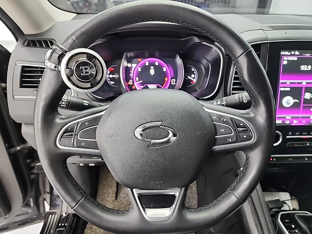 SAMSUNG QM6 - Vista 9