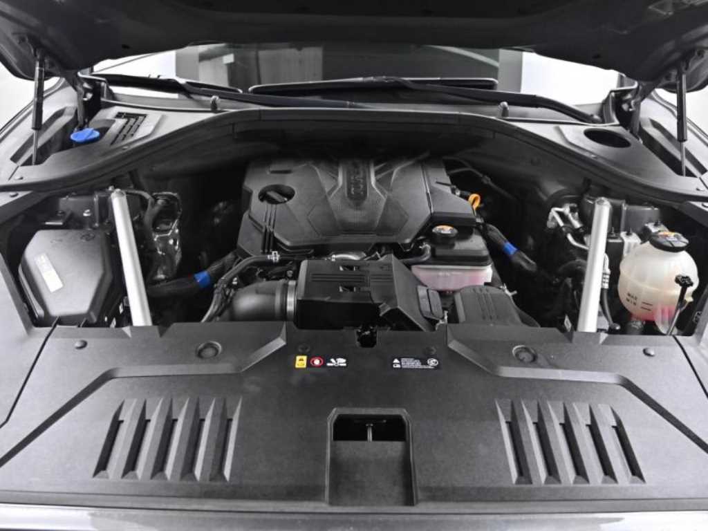 Genesis GV70 - Vista 5