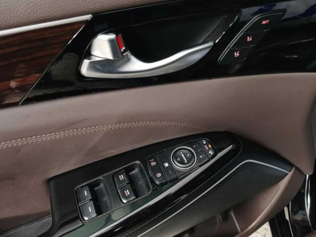 KIA K7 - Vista 9
