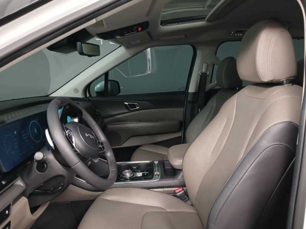 KIA Carnival - Vista 7