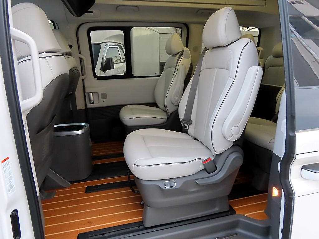 HYUNDAI Staria - Vista 6