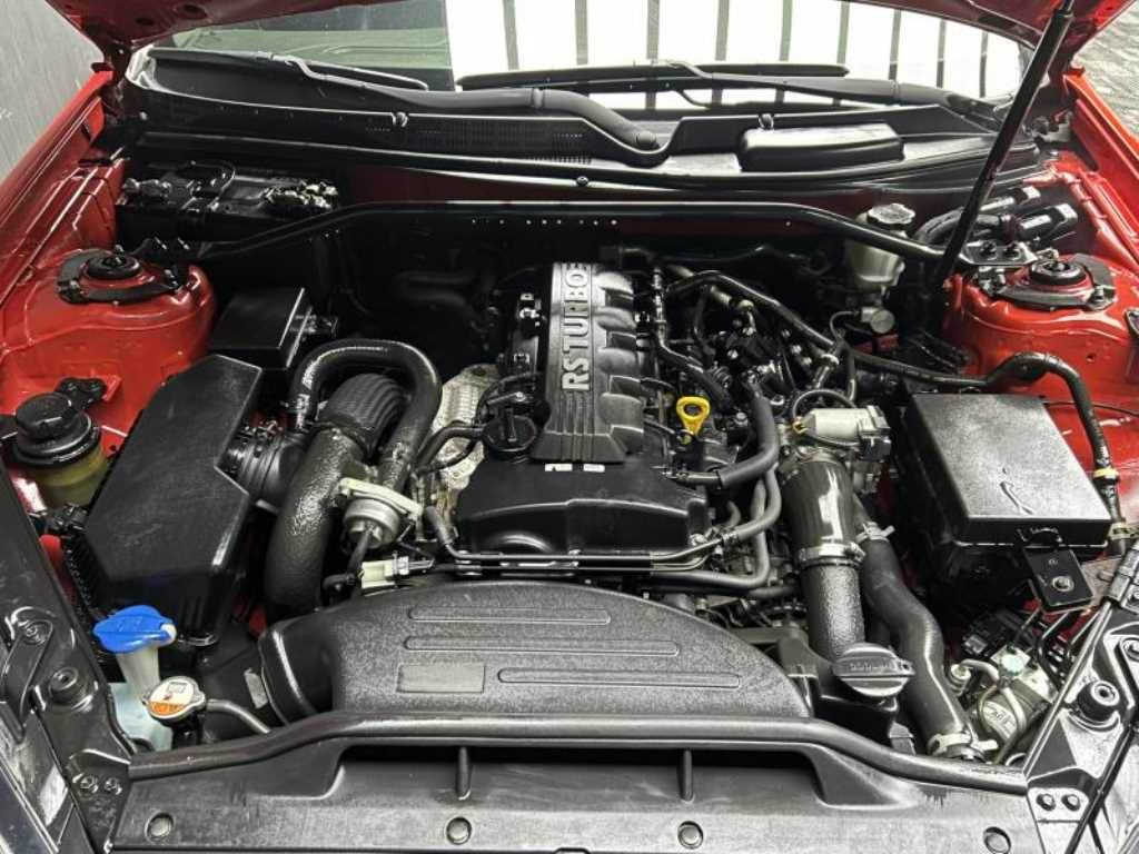 HYUNDAI Genesis - Vista 10