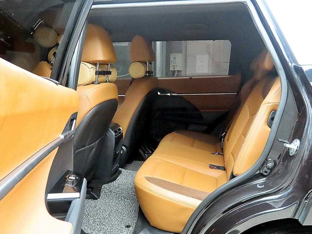 Ssangyong Torres - Vista 6