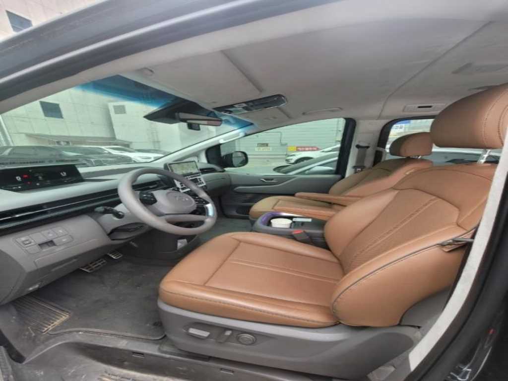 HYUNDAI Staria - Vista 9