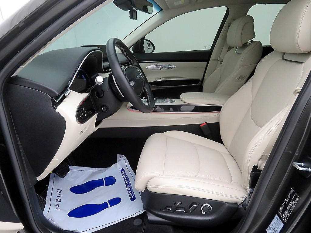 Genesis GV70 - Vista 7