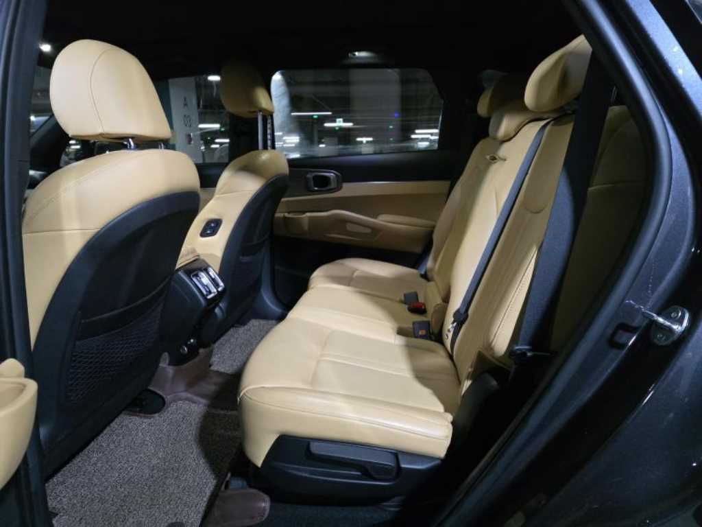 KIA Sorento - Vista 8