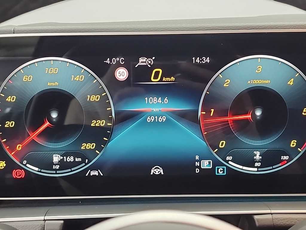 Mercedes Benz GLE Class - Vista 6