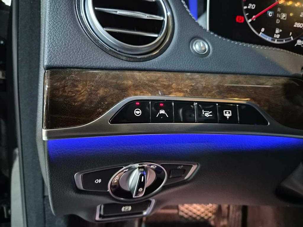 Mercedes Benz S Class - Vista 12