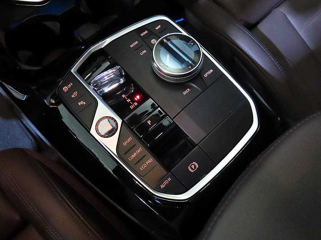 BMW iX3 - Vista 12
