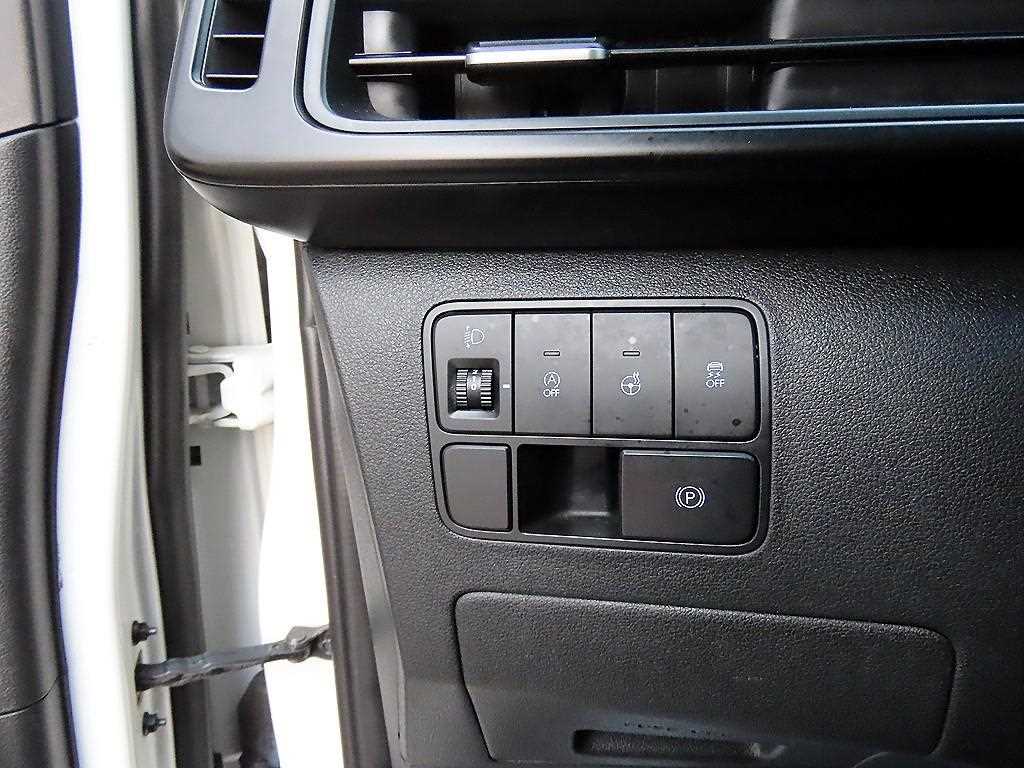 HYUNDAI Staria - Vista 12