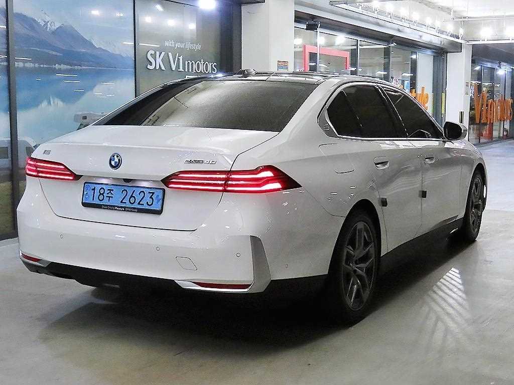 BMW i5 - Vista 4