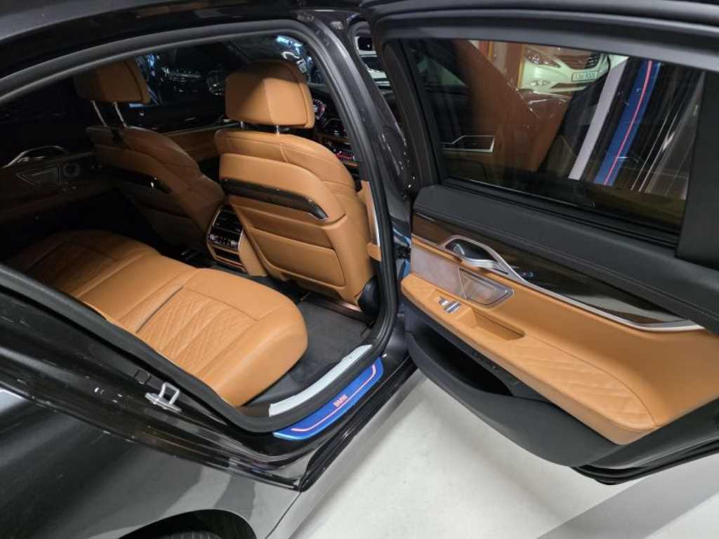 BMW 7 Series - Vista 10