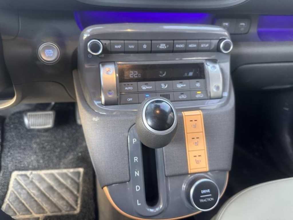 HYUNDAI Casper - Vista 10