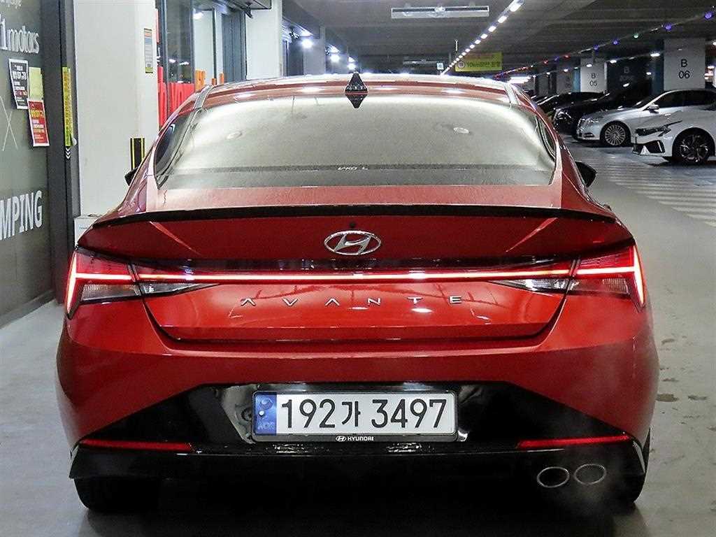 HYUNDAI Avante - Vista 5