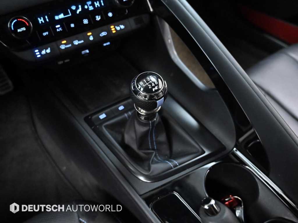 HYUNDAI Avante - Vista 9