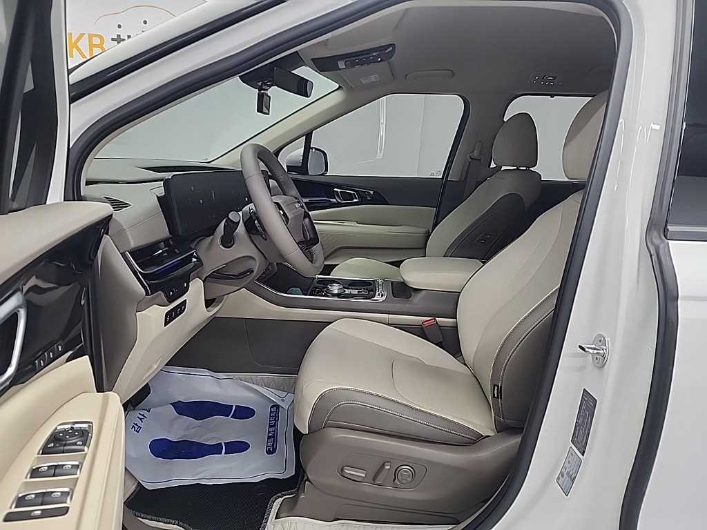 KIA Carnival - Vista 11