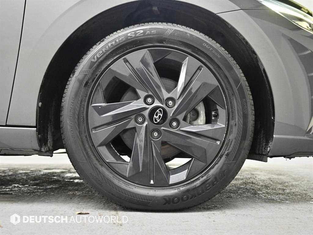 HYUNDAI Avante - Vista 5