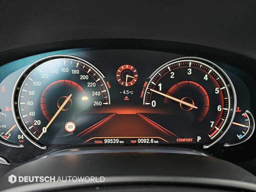 BMW 7 Series - Vista 8