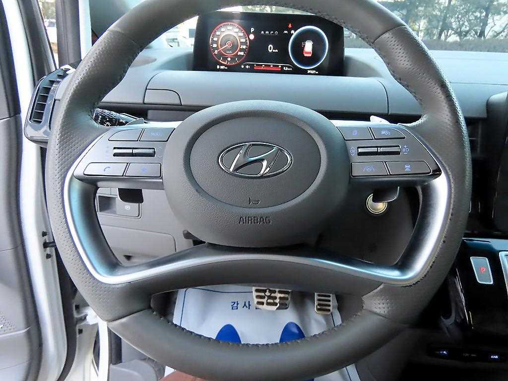 HYUNDAI Staria - Vista 9