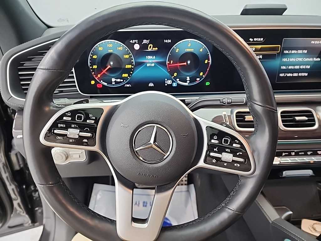 Mercedes Benz GLE Class - Vista 9