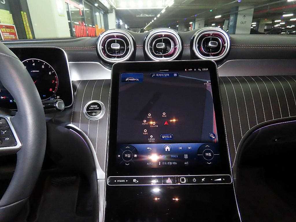 Mercedes Benz GLC Class - Vista 11